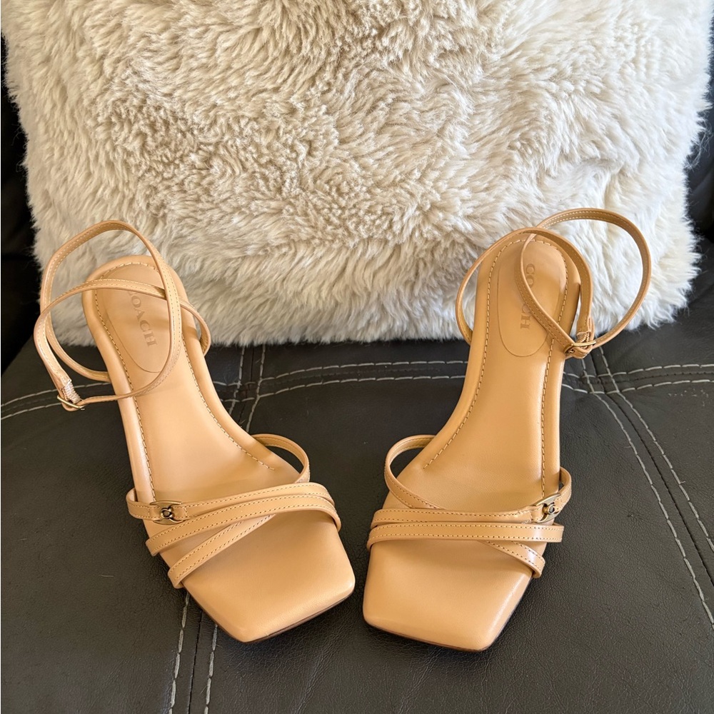 Coach ~ Tan ~Kelsey Square toe Strappy Sandals, sz 9 - Picture 2 of 4